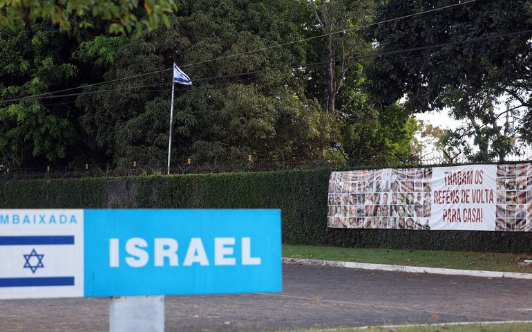 Israel fecha embaixada e consulado no Brasil após ataque ao Irã