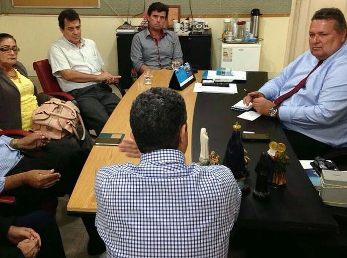 Prefeito e vereadores de Penedo se reúnem com o secretário de Segurança Pública