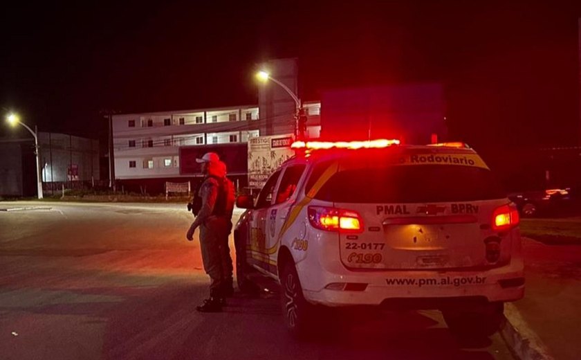 Batalhão Rodoviário prende acusado de roubo no Pontal da Barra, em Maceió