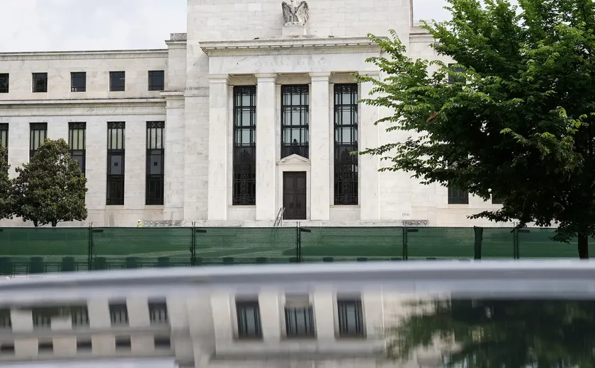 Nos EUA, índice de atividade industrial Empire State sobe a -8,1 em abril