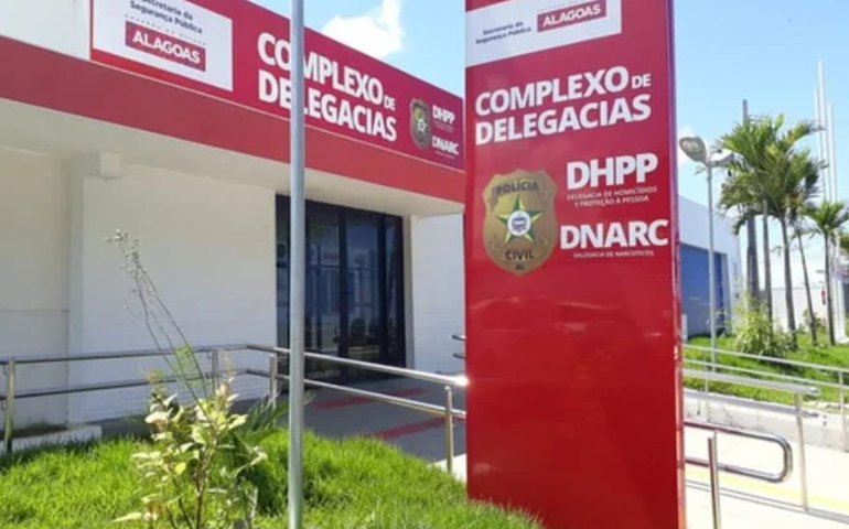 Homicídio e tentativa aconteceram após briga entre casal baleado na presença da filha de 4 anos