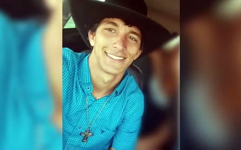 Peão morre após ser pisoteado por touro em rodeio no interior de São Paulo