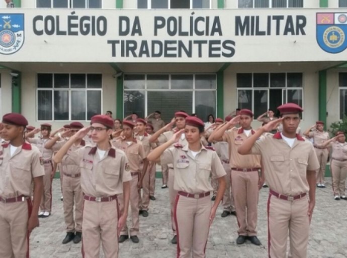 Direção do Colégio Tiradentes esclarece cobrança de taxas de inscrição