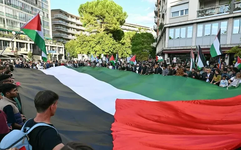 Ato pró-Palestina em Údine antecede jogo entre Itália e Israel