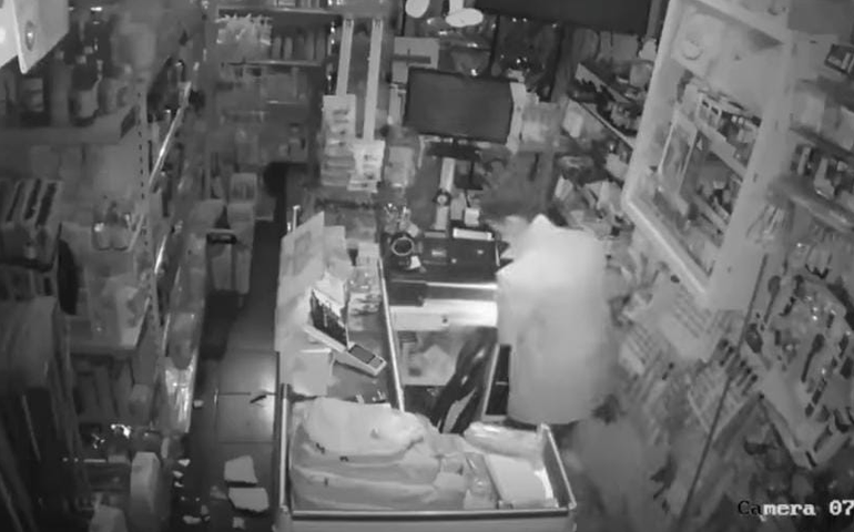 Mercadinho é furtado durante a madrugada no bairro Vila Nova, em Palmeira dos Índios