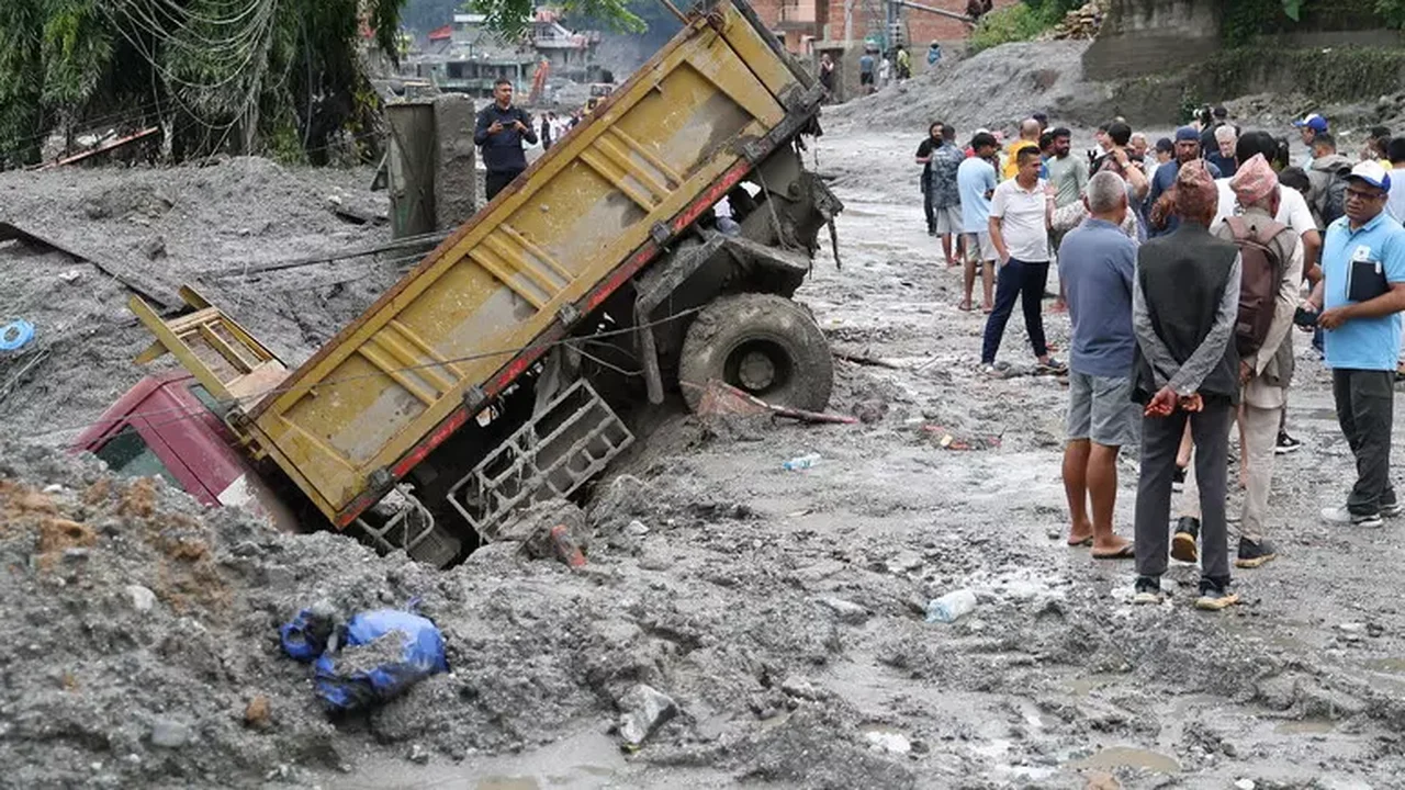 Papa Leão XIV envia ajuda financeira ao Nepal para apoiar vítimas de inundações