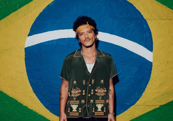 'Bonde do Brunão': Bruno Mars lança oficialmente funk em português que gravou no Brasil