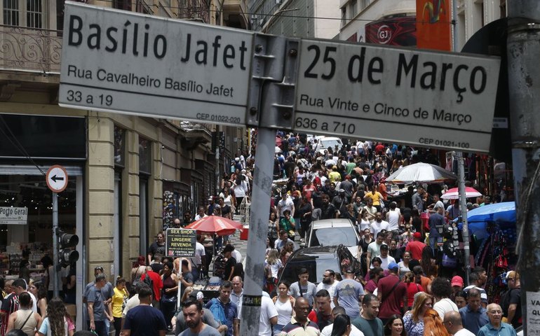 IBGE: Brasil tem população de 212,6 milhões de pessoas