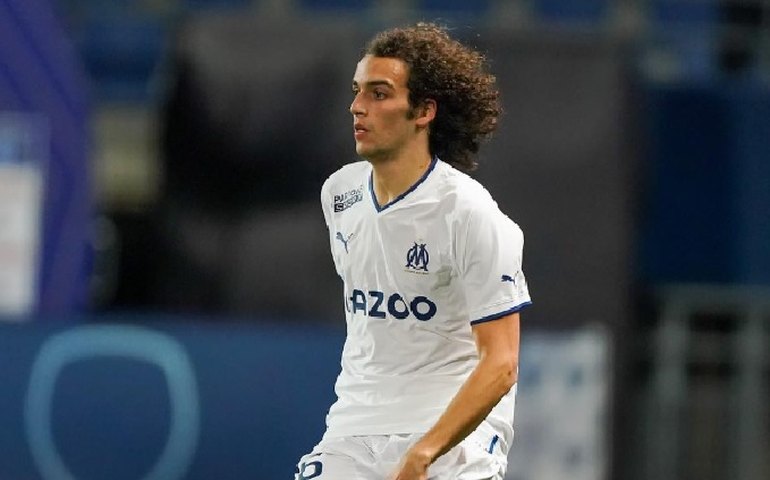 Jogador do Olympique fica sabendo ainda em campo que teve casa assaltada; vídeo