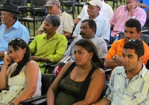 Ministério do Desenvolvimento Social e Combate à Fome grava produção de pão de inhame de Viçosa para apresentar em seminário internacional