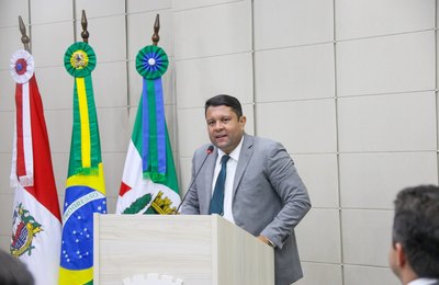 Vereador Allan Pierre tem quatro indicações aprovadas na Câmara, beneficiando os bairros do Benedito Bentes, Cidade Universitária e Clima Bom I