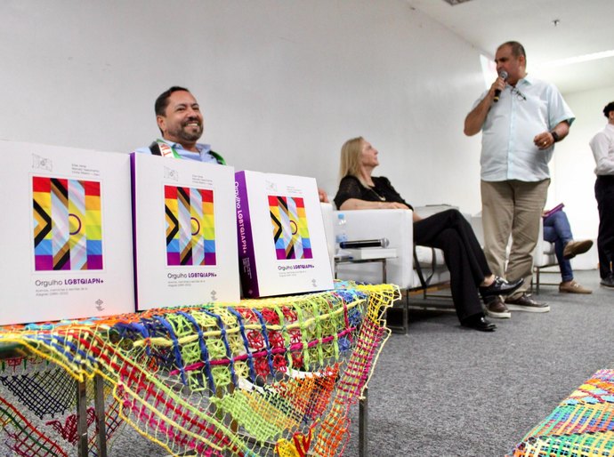 No Dia Nacional da Visibilidade Trans, Imprensa Oficial destaca parceria que resultou no livro “Orgulho LGBTQIAPN+”