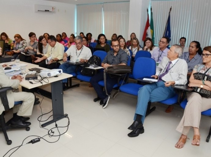 Sesau discute melhorias do atendimento oncológico em Alagoas