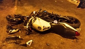 motocicleta ficou destruida