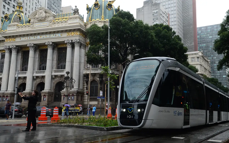 Projeto que transforma corredores do BRT em VLT é aprovado em primeira discussão pela Câmara do Rio