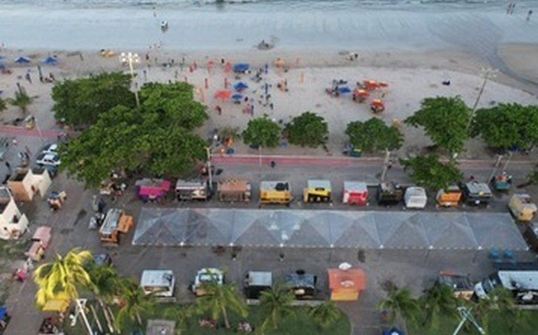 Food trucks terão que deixar a Pajuçara até março de 2026