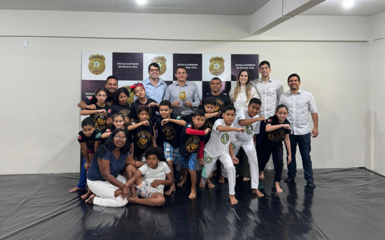 Delegado-geral visita projeto social da Escola Superior de Polícia Civil