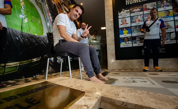 Falcão deixou a marca de seus pés no Hall da Fama Lauthenay Perdigão