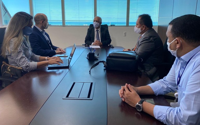 Representantes da Equatorial se reúnem com presidente do TRE Alagoas