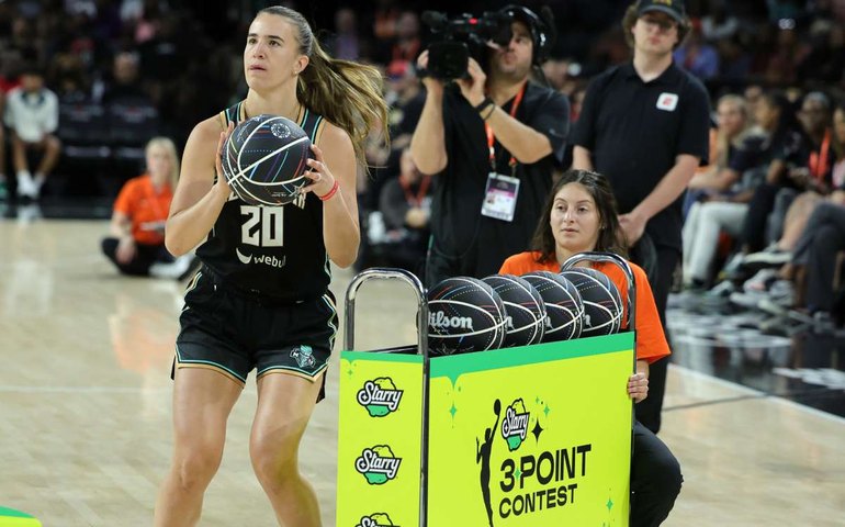 NBA: Sabrina Ionescu confirma que vai arremessar da mesma linha de três pontos em desafio contra Currry 