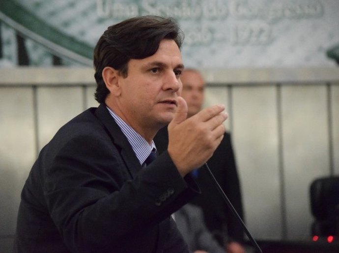 Marcelo Beltrão solicita sessão especial para debater “Golpe do Diploma”