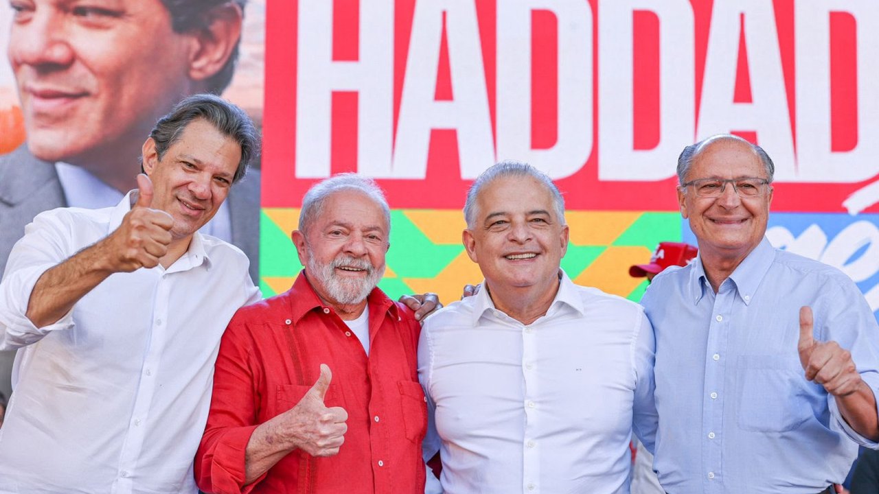 Em Diadema, Lula comemora união para cuidar do povo brasileiro