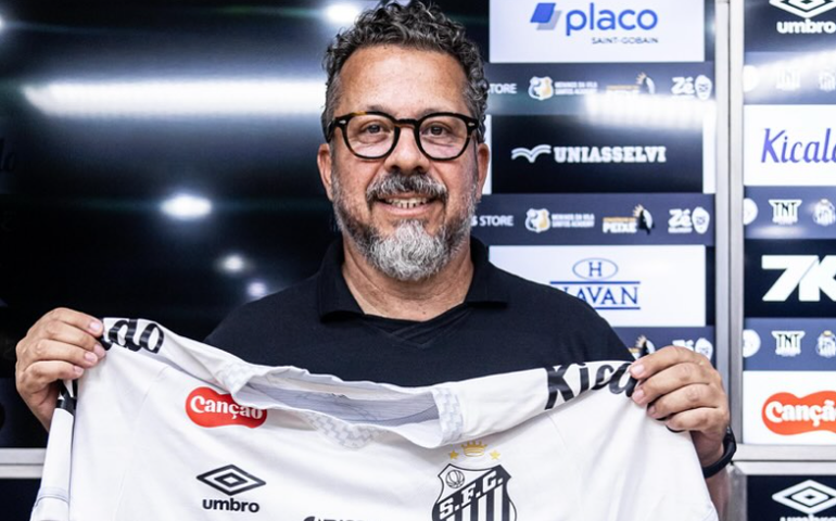 Cleber Xavier não resiste à goleada do Vasco e não é mais técnico do Santos