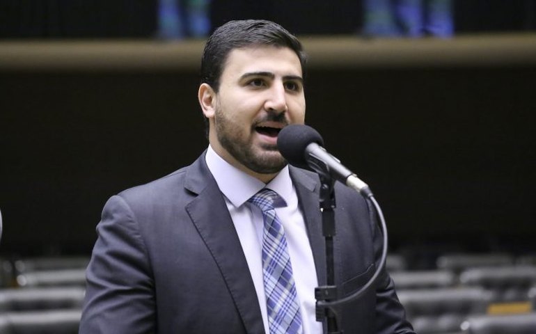 Projeto endurece regras para progressão de regime de condenados por feminicídio