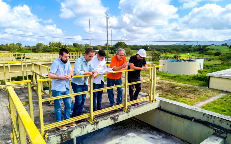 Mais Água Alagoas: especialista faz visita técnica à principal estação de tratamento do Sertão