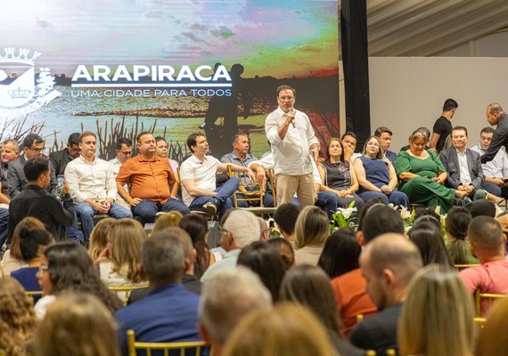 Em noite histórica, prefeito Luciano inaugura o Centro de Convenções de Arapiraca