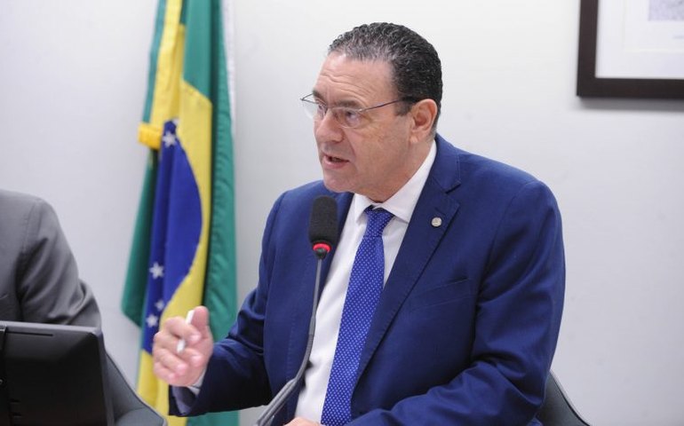 Lei prorroga até 2030 benefícios tributários para estações de telecomunicações
