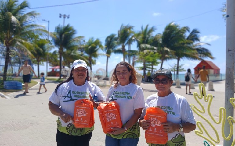 Projeto Praia Limpa reforça ações de limpeza na orla de Maceió