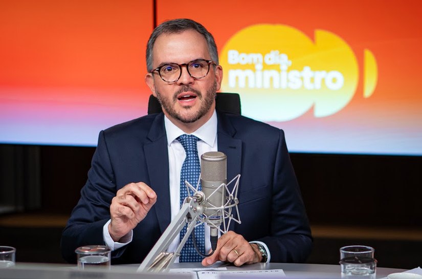 O Governo do Brasil agiu rápido para reduzir os impactos da crise do combustível ao consumidor”, diz o ministro Tomé Franca