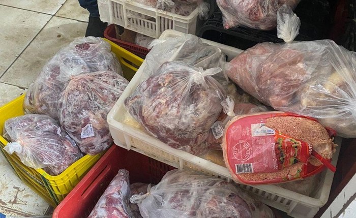 Fiscais recolheram carnes bovinas estragadas