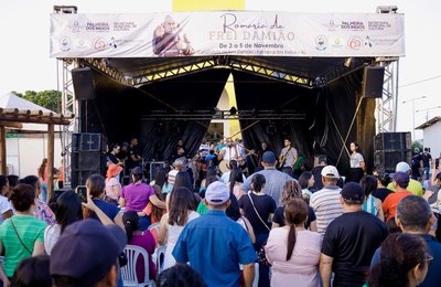 O show da comunidade “Colo de Deus” encerrou os festejos em homenagem a Frei Damião