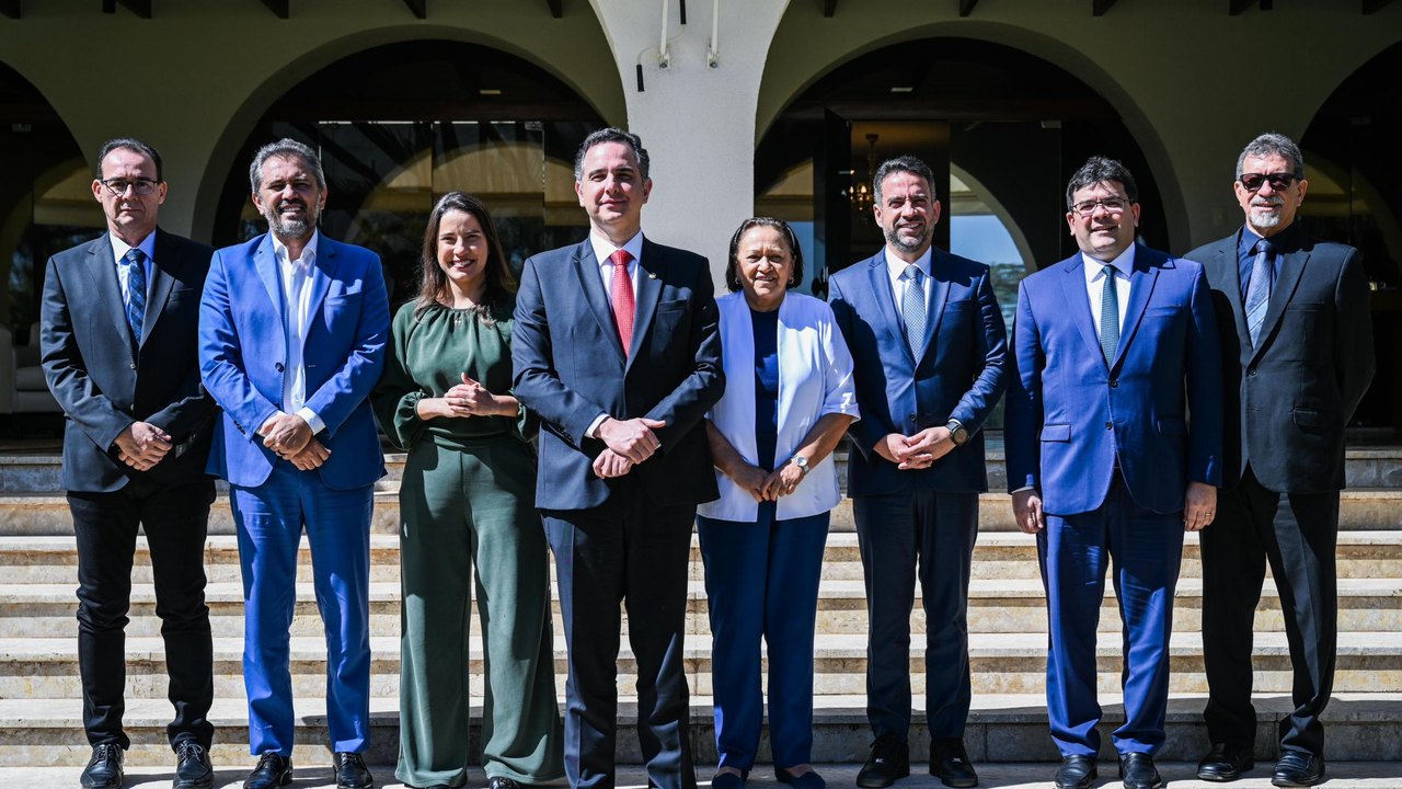  Governador se reúne com presidente do Senado para discussão sobre renegociação de dívidas 