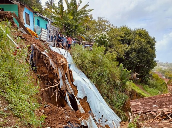 Chuvas intensas deixam 42 pessoas desabrigadas e 142 desalojadas em Alagoas, aponta Defesa Civil do Estado