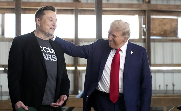 Trump defende Elon Musk e afirma que empresário 'foi tratado de forma muito injusta' Trump defende Elon Musk e afirma que empresário 'foi tratado de forma muito injusta'
