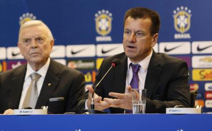 Dunga convoca jogadores para jogos contra Argentina e Japão; confira a lista