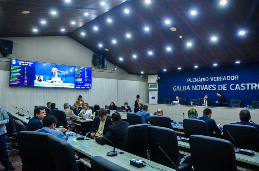 Câmara aprova reajuste de servidores e projetos em benefício de professores e fiscais de trânsito