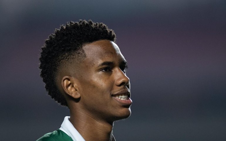 Palmeiras encaminha venda do jovem atacante Estêvão ao Chelsea