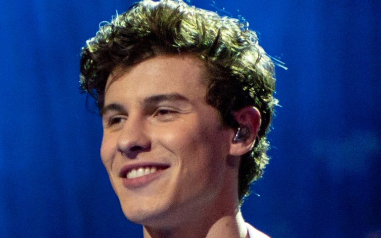 Shawn Mendes posta trecho de videoclipe com nova música