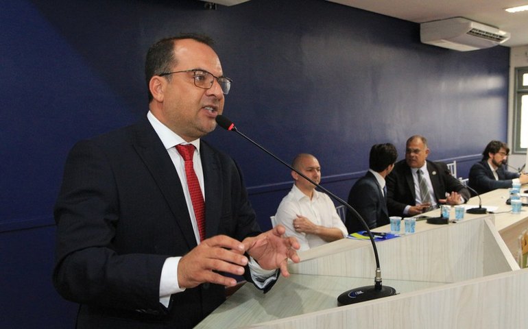 Vereadores de Maceió criticam BRK em audiência pública