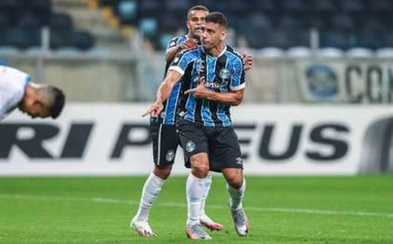 Grêmio sofre, mas vence Novo Hamburgo e decidirá returno contra o Internacional