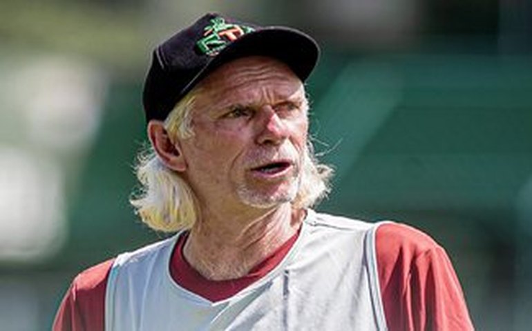 Técnico da Portuguesa Santista, Sérgio Guedes é transferido e cateterismo é bem-sucedido