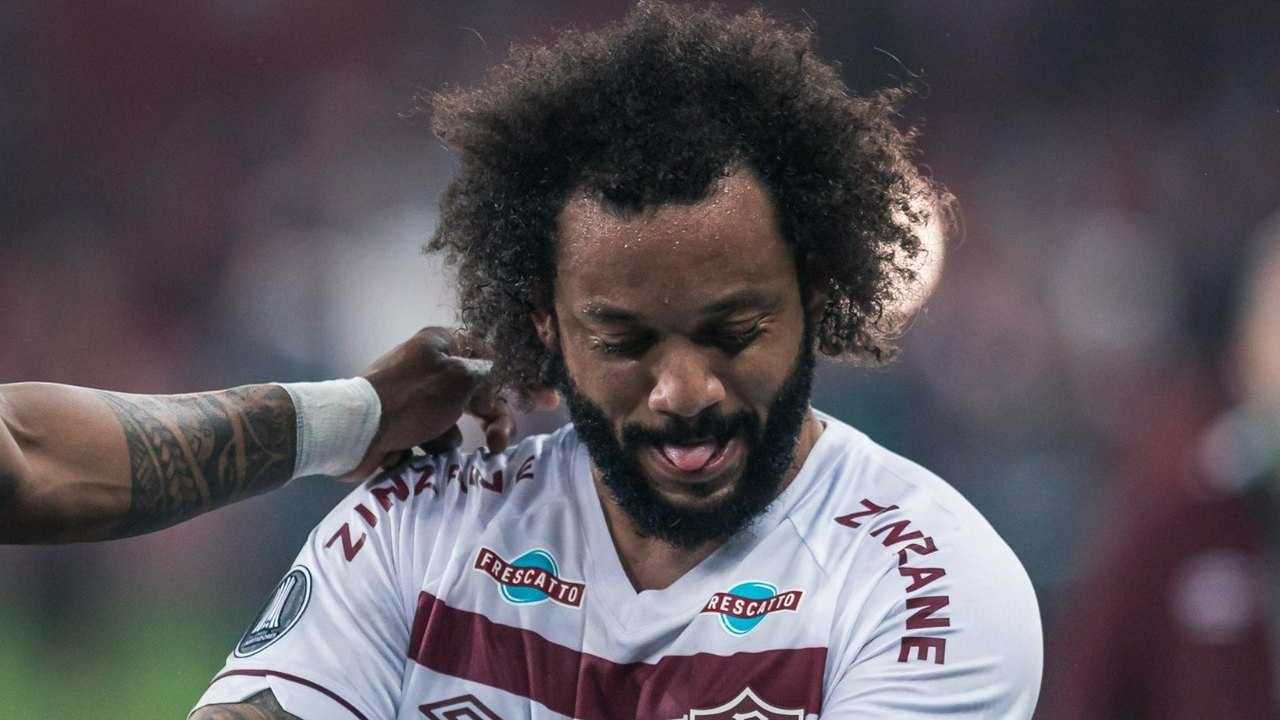 Emocionando após título, Marcelo diz que tinha uma dívida com o Fluminense