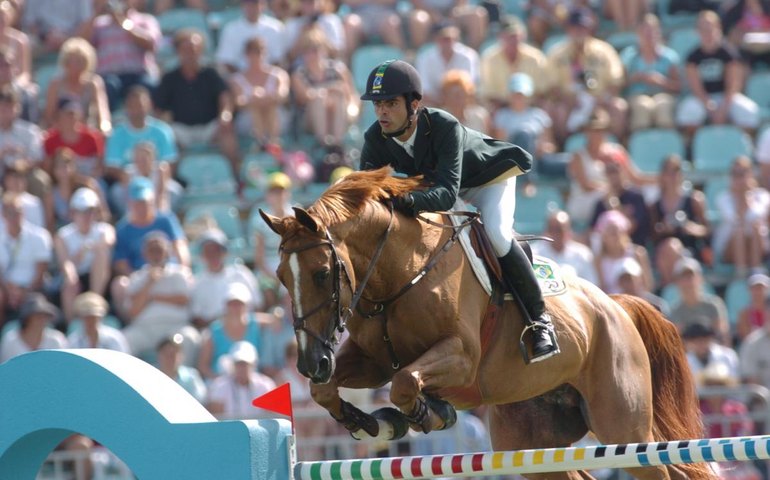 Ouro, refugada e morte: por que você deveria assistir ao documentário sobre o cavalo Baloubet du Rouet