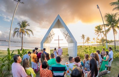 Cerimônia surpresa abre temporada de casamentos do Mês das Noivas na Capelinha de Jaraguá