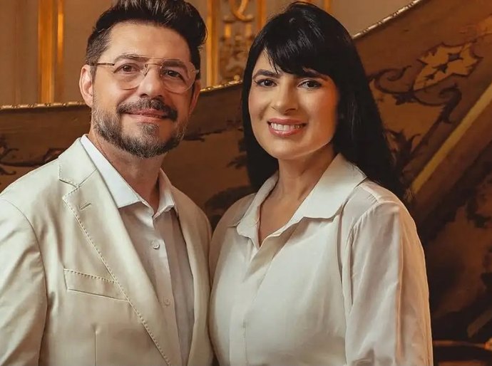 Maceió recebe show “Mais que Romântico” com Fernanda Brum e Novo Som