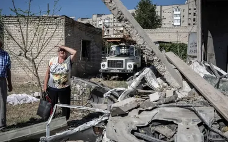 Ucrânia: sob ameaça de ataque iminente, moradores abandonam Pokrovsk